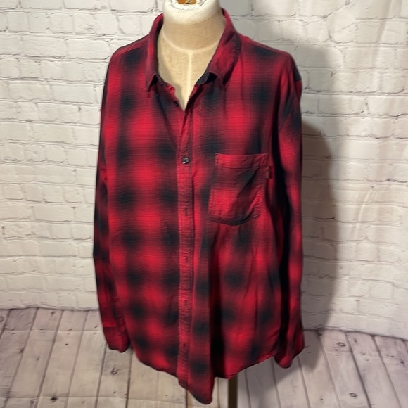 Divided H&M Mens black and red plaid button up size xl - Picture 1 of 6